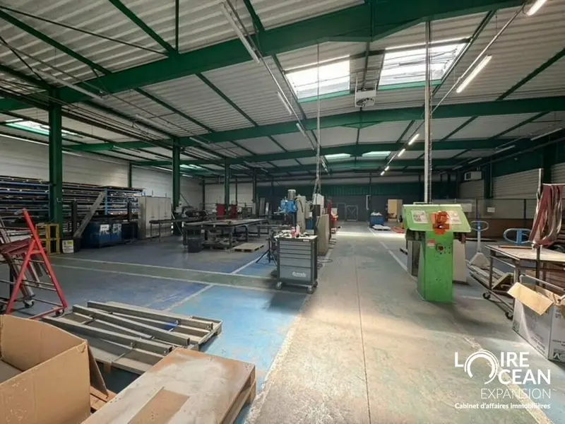 A louer Locaux d'activité 12688m² Sainte-Pazanne