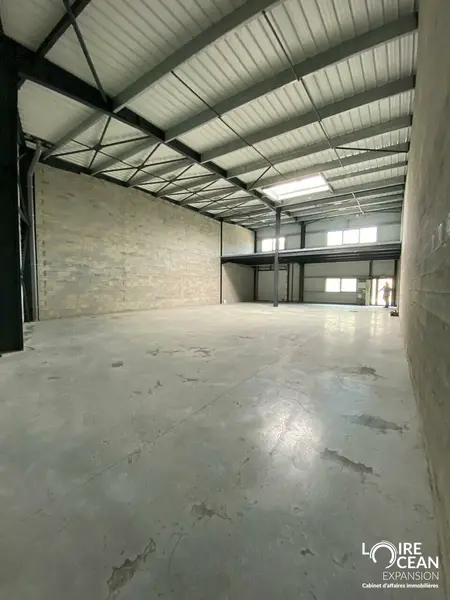 Entrepôt / Activité à louer - Vertou (44120) - 329 m² - 1 974 €/mois