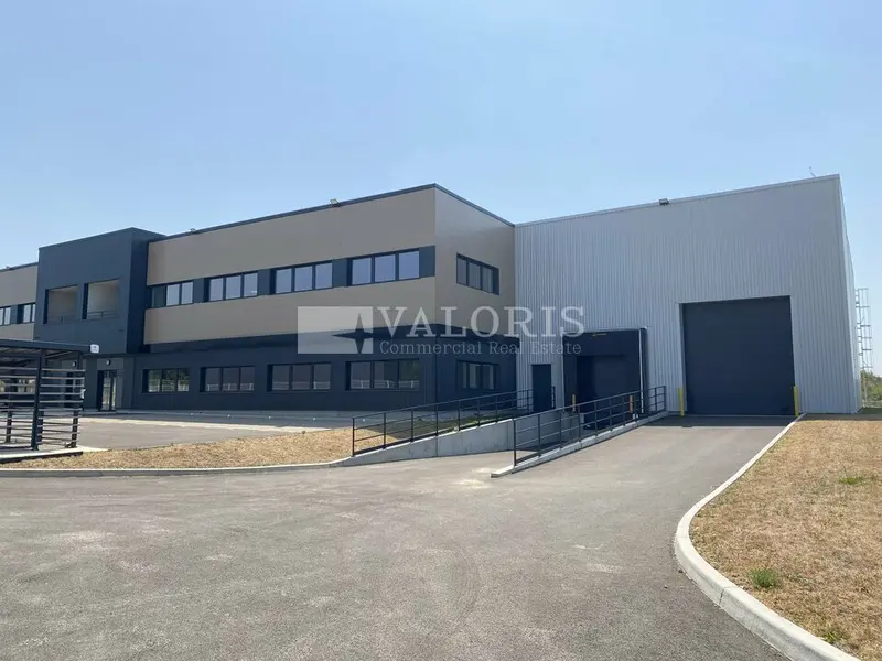 Entrepôt / Activité à louer - Colombier-Saugnieu (69124) - 1664 m² - 13 312 €...
