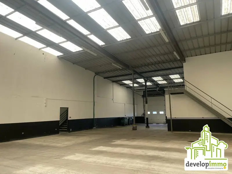 Entrepôt / Activité à louer - Giberville (14730) - 890 m² - 4 500 €/mois