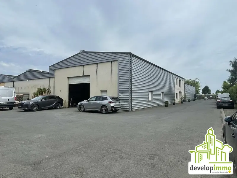 A louer Démouville surface d'activité / bureaux d'environ 444 m²  