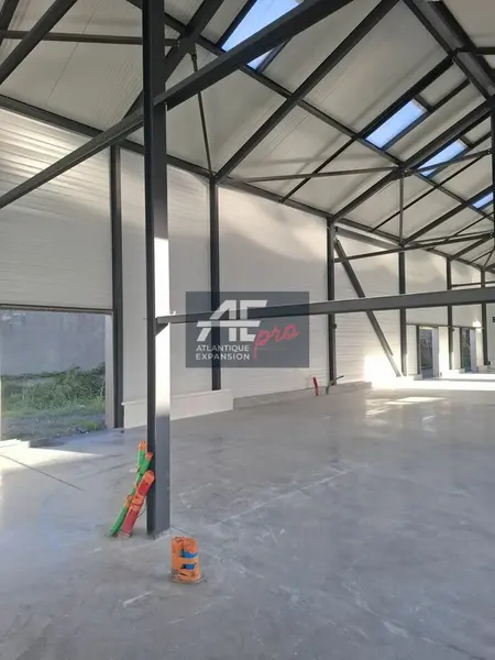 Entrepôt / Activité à louer - Trignac (44570) - 144 m² - 1 428 €/mois