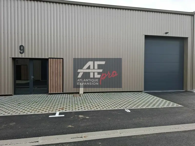 Entrepôt / Activité à louer - Trignac (44570) - 225 m² - 2 156 €/mois
