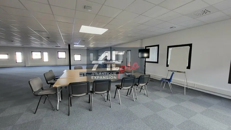 Bureau à louer - Montoir-De-Bretagne (44550) - 266 m² - 3 546 €/mois