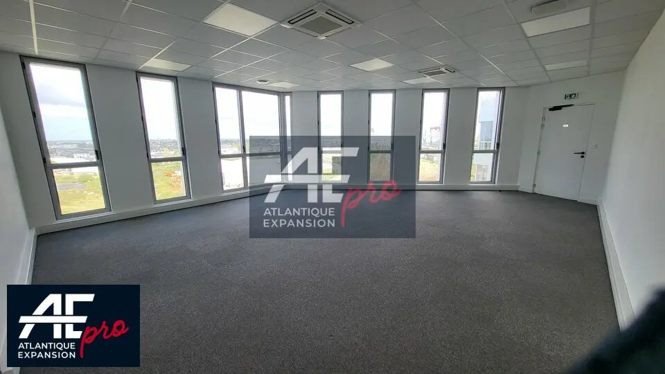 Bureau à louer - Saint-Nazaire (44600) - 408 m² - 6 800 €/mois