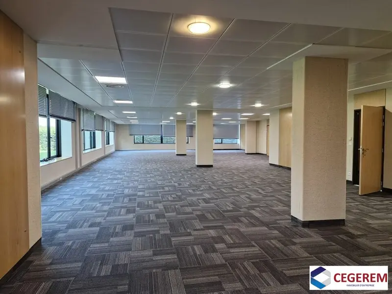 Bureau à louer - Lieusaint (77127) - 390 m² - 6 670 €/mois