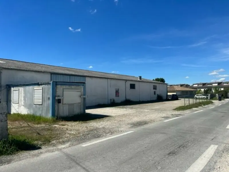 A Louer - Entrepôt - Ambares et Lagrave