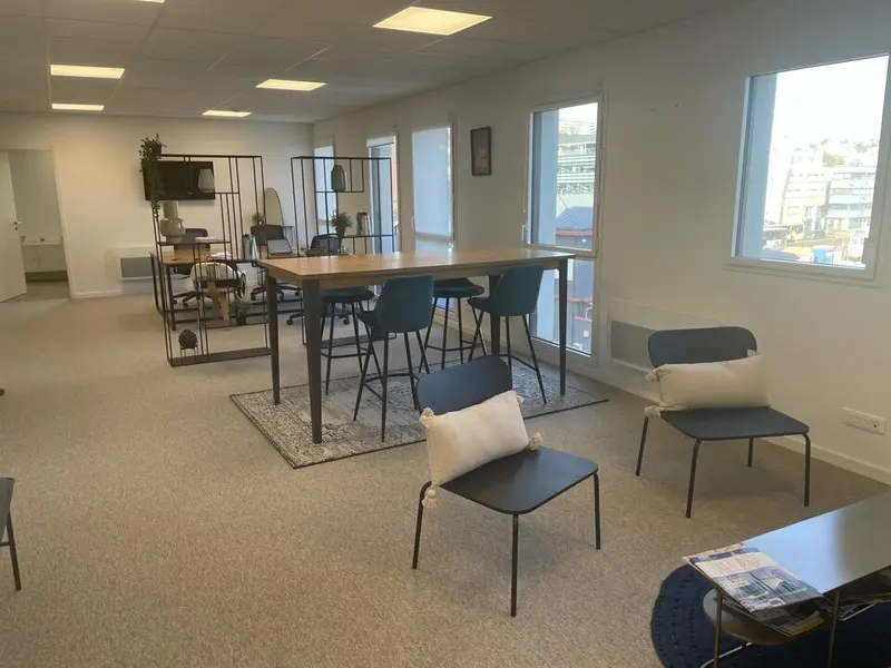 Bureau à louer - Brest (29200) - 100 m² - 2 160 €/mois