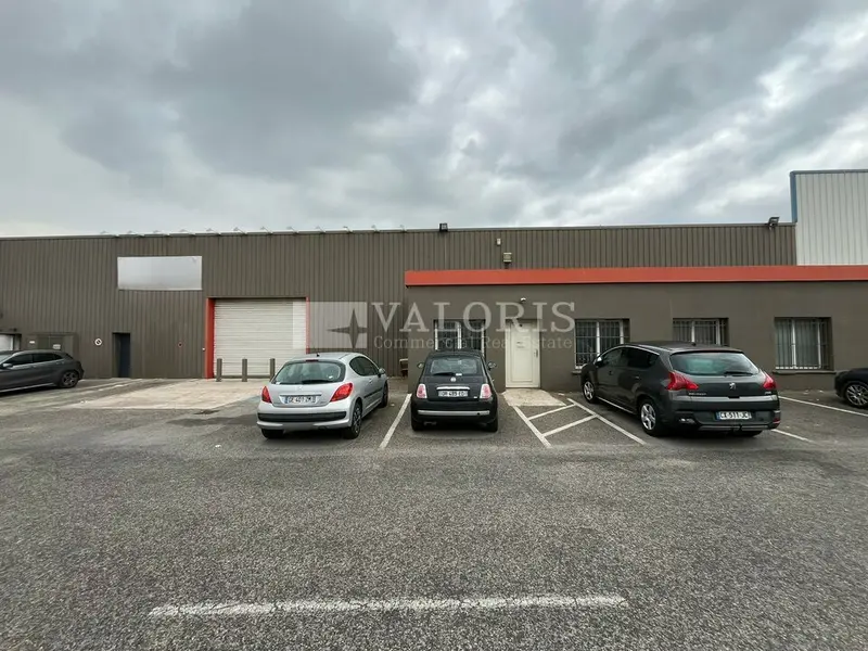 Local Commercial à louer - Vitrolles (13127) - 433 m² - 3 900 €/mois