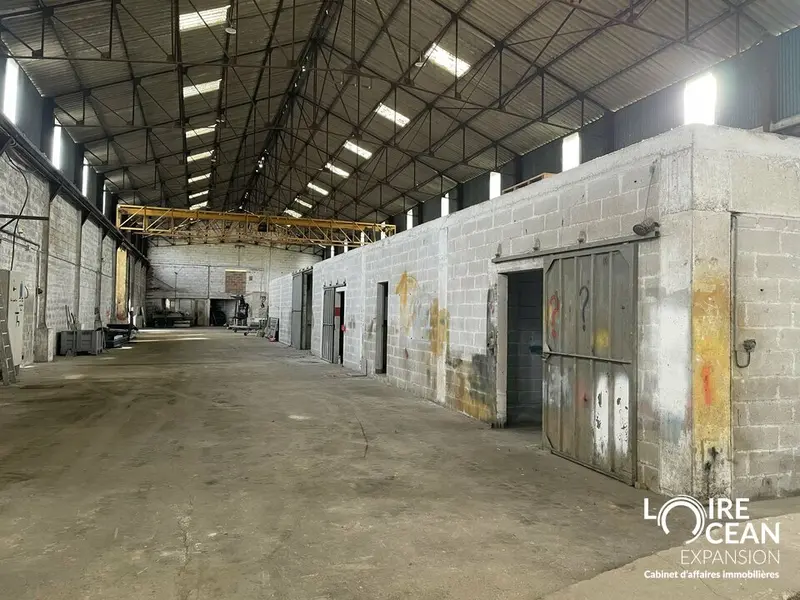 Entrepôt / Activité à louer - Beaucouzé (49070) - 900 m² - 3 750 €/mois