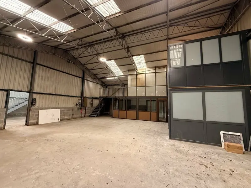 Entrepôt / Activité à louer - Hermes (60370) - 250 m² - 1 500 €/mois