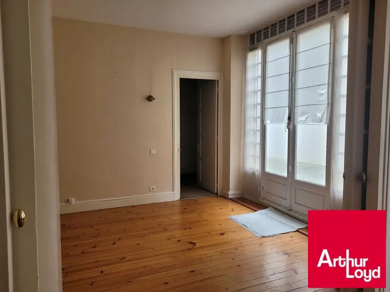 BIARRITZ, secteur luxe, BUREAUX de 105 m² 