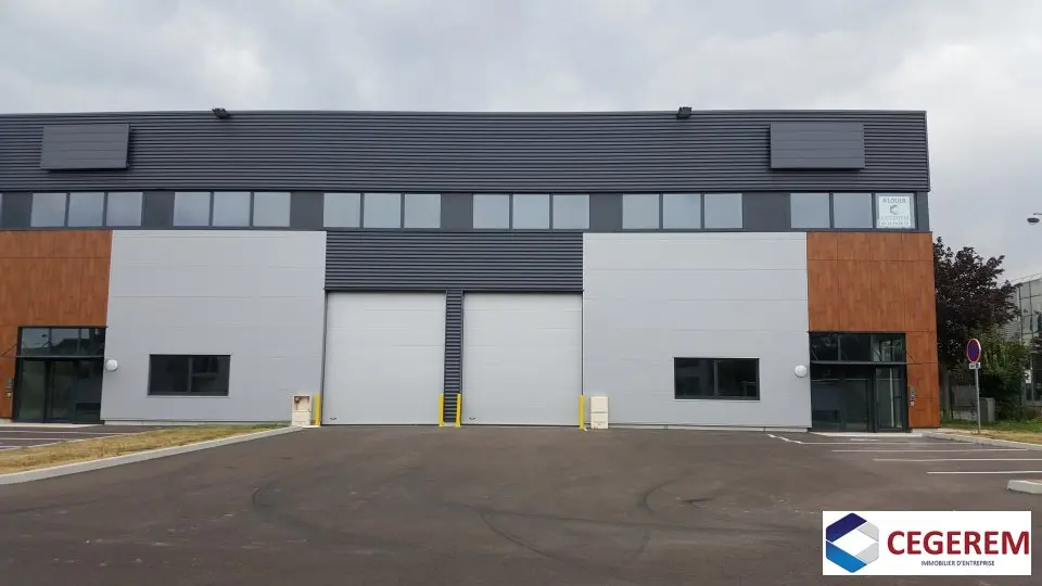 Entrepôt / Activité à louer - Viry-Châtillon (91170) - 561 m² - 5 142 €/mois
