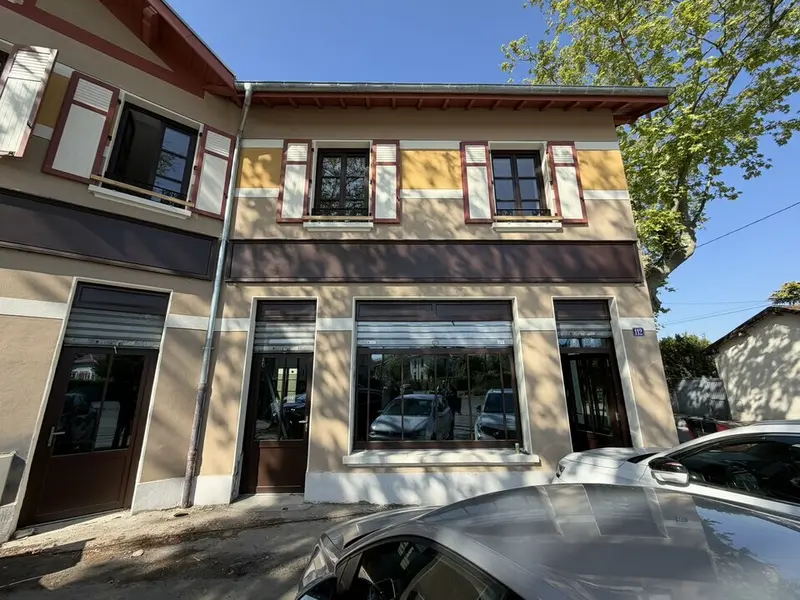 A louer Local commercial  312m² Villeurbanne