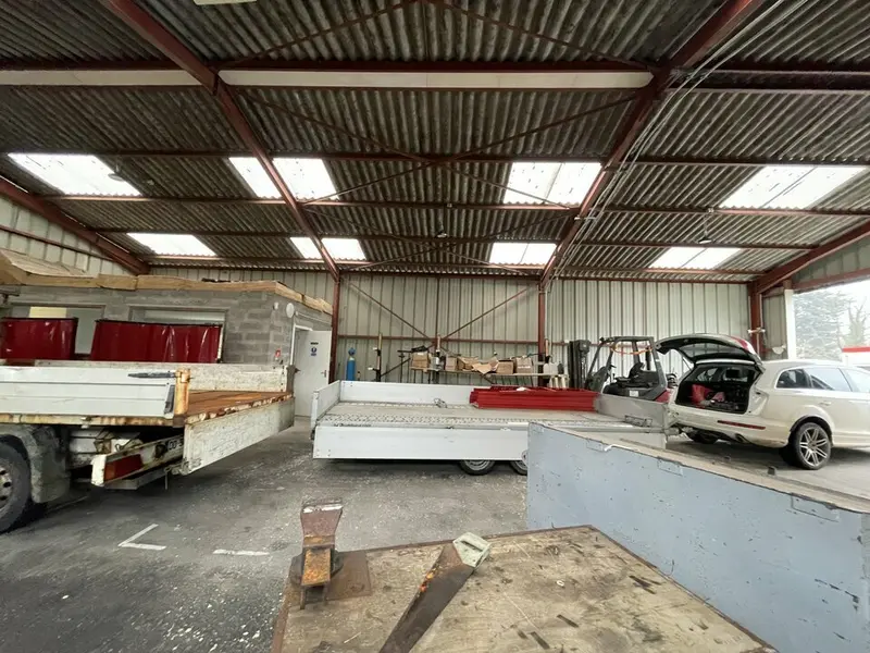 Entrepôt / Activité à louer - Hennebont (56700) - 305 m² - 2 620 €/mois