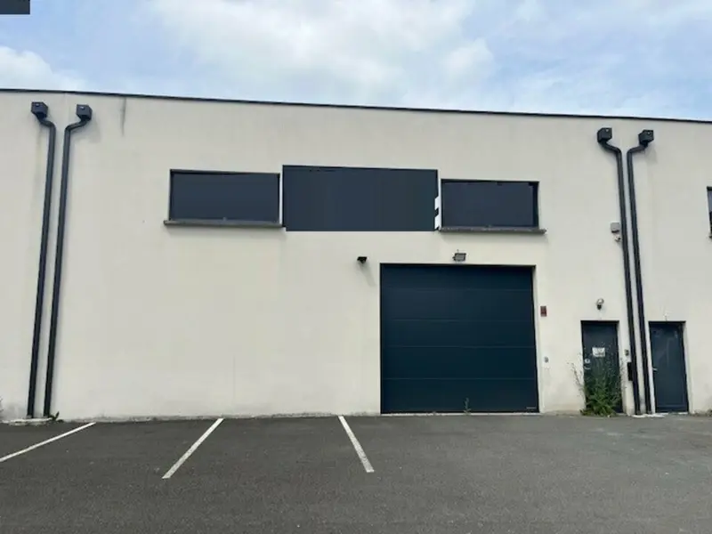 Entrepôt / Activité à louer - Montussan (33450) - 400 m² - 2 500 €/mois