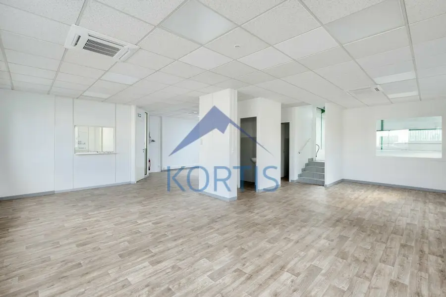 Bureau à louer - Saint-Genis-Laval (69230) - 126 m² - 1 134 €/mois