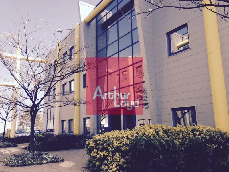 CLERMONT-FERRAND ZI BREZET A LOUER BUREAUX 577 M² DIVISIBLES 