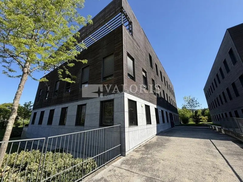 Bureau à louer - Limonest (69760) - 243 m² - 3 037 €/mois