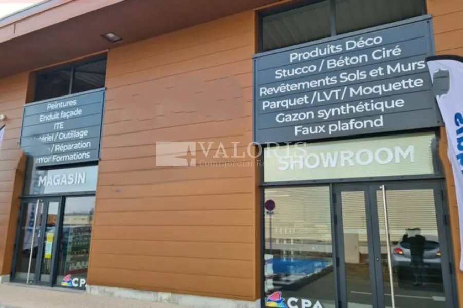 Local Commercial à louer - Brignoles (83170) - 215 m² - 3 225 €/mois