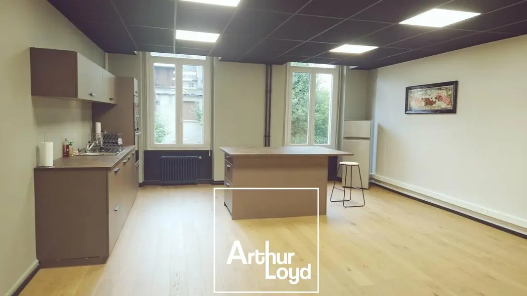 Bureau à louer - Tulle (19000) - 107 m² - 900 €/mois