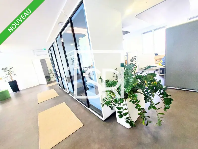 Bureau à louer - Clermont-Ferrand (63100) - 900 m² - 8 000 €/mois