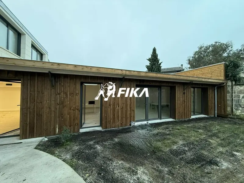 Local Commercial à louer - Bordeaux (33800) - 178 m² - 10 354 €/mois