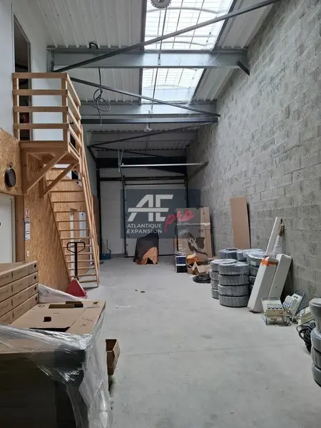 Entrepôt / Activité à vendre - Saint-Nazaire (44600) - 216 m²