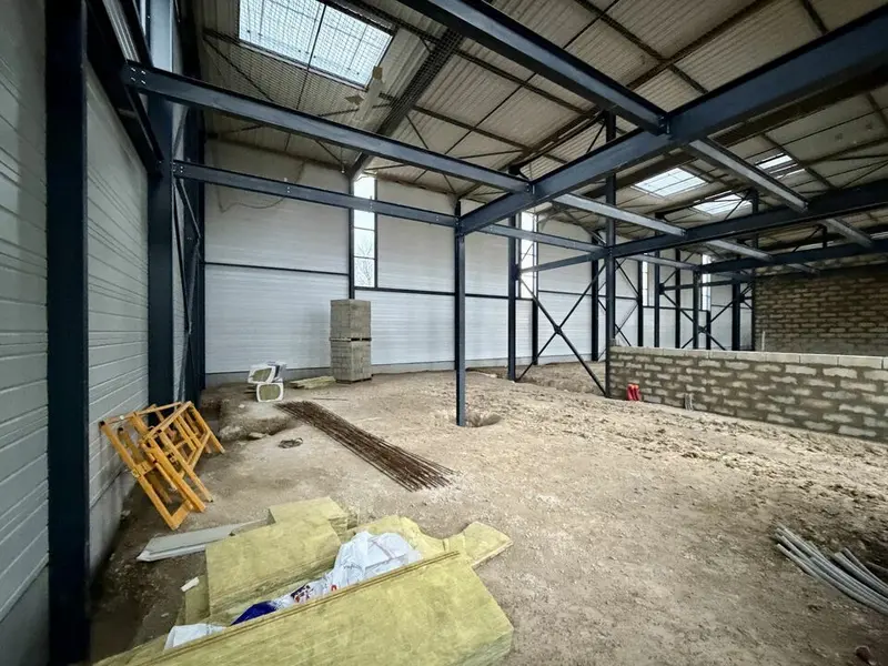Entrepôt / Activité à louer - Longperrier (77230) - 220 m² - 2 383 €/mois