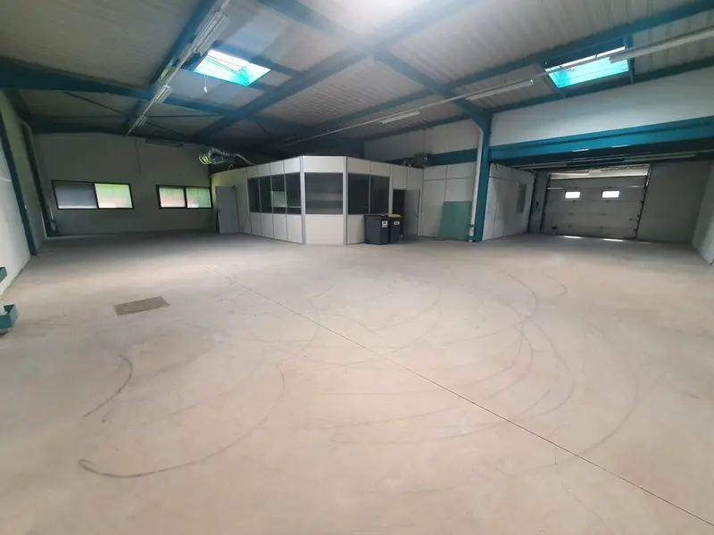 Entrepôt / Activité à louer - Tremblay-En-France (93290) - 446 m² - 4 198 €/mois