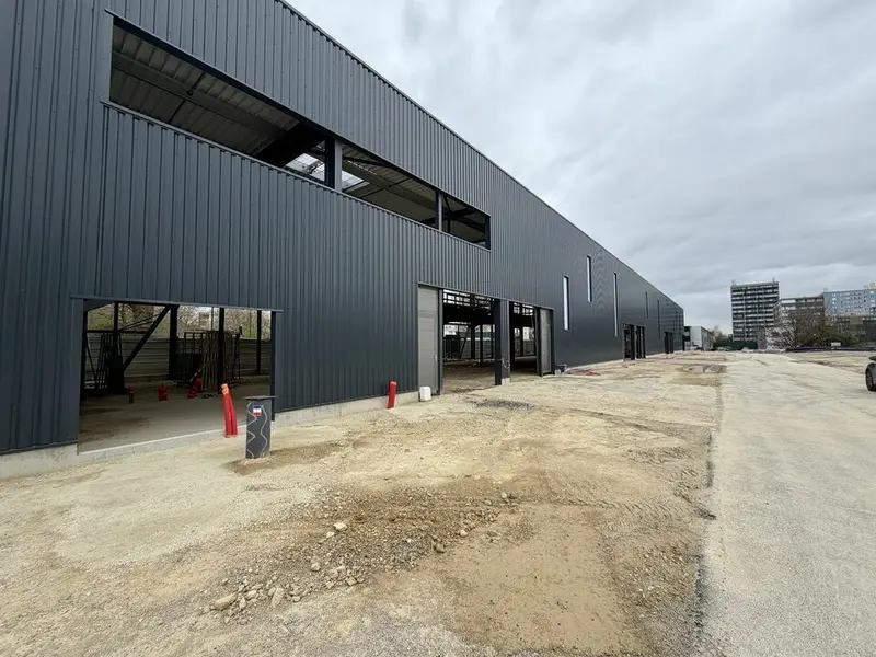 Entrepôt / Activité à vendre - Stains (93240) - 792 m²