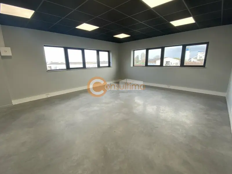 Bureau à louer - Artigues-Près-Bordeaux (33370) - 40 m² - 450 €/mois