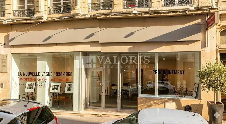 A louer Local commercial  113.8m² Lyon 01
