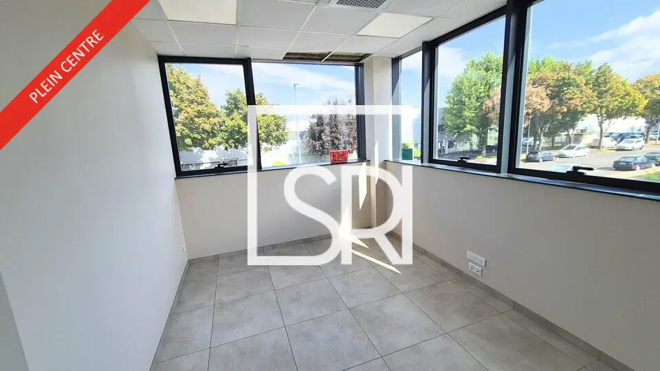 Bureau à louer - Clermont-Ferrand (63100) - 81 m² - 1 200 €/mois