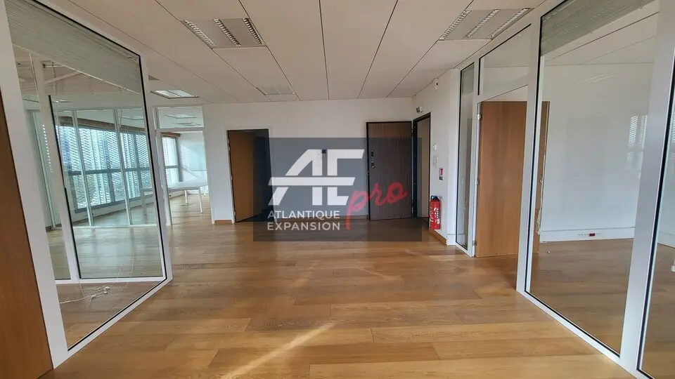 Bureaux à Vendre Saint-Nazaire  110 m²  Emplacement Gare SNCF