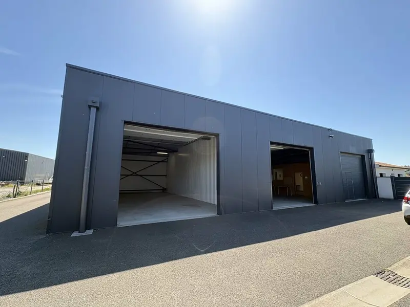 Entrepôt / Activité à louer - Mios (33380) - 300 m² - 1 950 €/mois