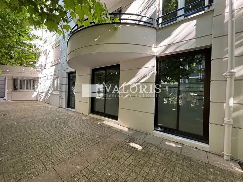 A louer Local commercial  132m² Lyon 06