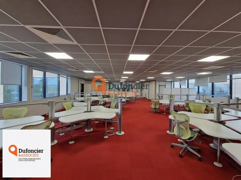Bureau à louer - Chasseneuil-Du-Poitou (86360) - 237 m² - 2 475 €/mois