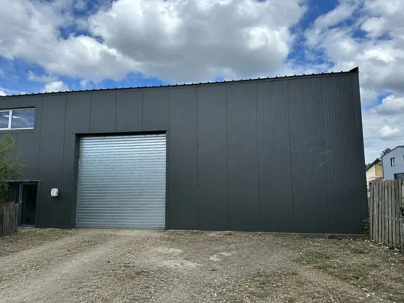 Entrepôt / Activité à louer - Andernos-Les-Bains (33510) - 122 m² - 986 €/mois
