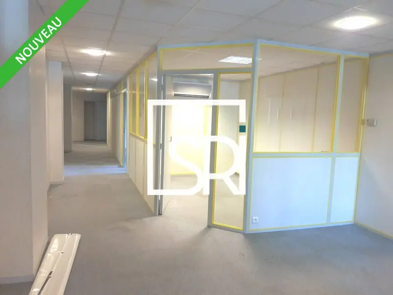 Bureau à louer - Clermont-Ferrand (63000) - 328 m² - 2 916 €/mois