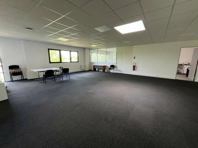 Bureau à louer - Bussy-Saint-Martin (77600) - 150 m² - 1 625 €/mois