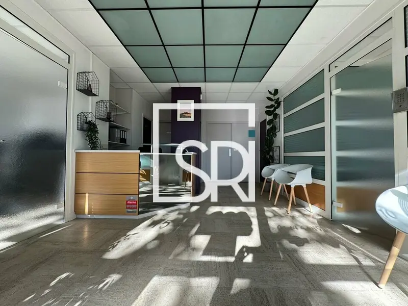 Bureau à louer - Clermont-Ferrand (63000) - 132 m² - 1 350 €/mois