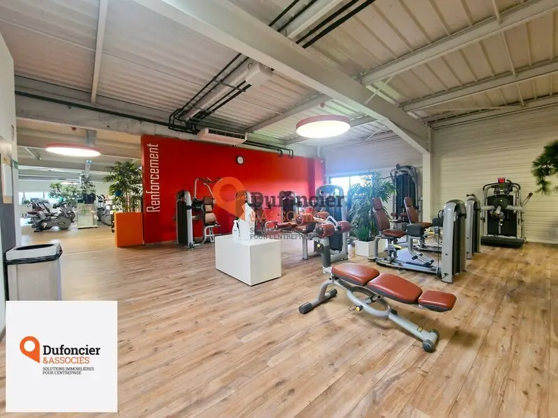 Bureau à louer - Poitiers (86000) - 1099 m² - 5 833 €/mois