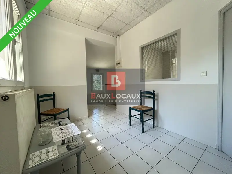 Bureau à louer - Le Pontet (84130) - 11 m² - 235 €/mois