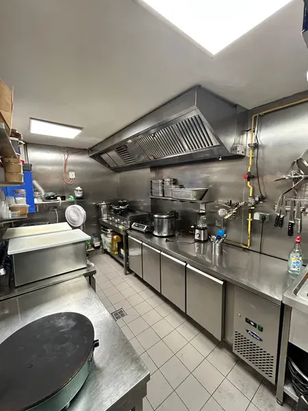 Restaurant 79 m2 AVRON Extraction 400