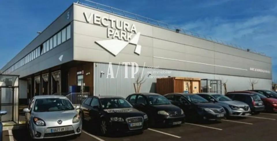 Entrepôt / Activité à louer - Bruges (33520) - 1880 m² - 10 183 €/mois