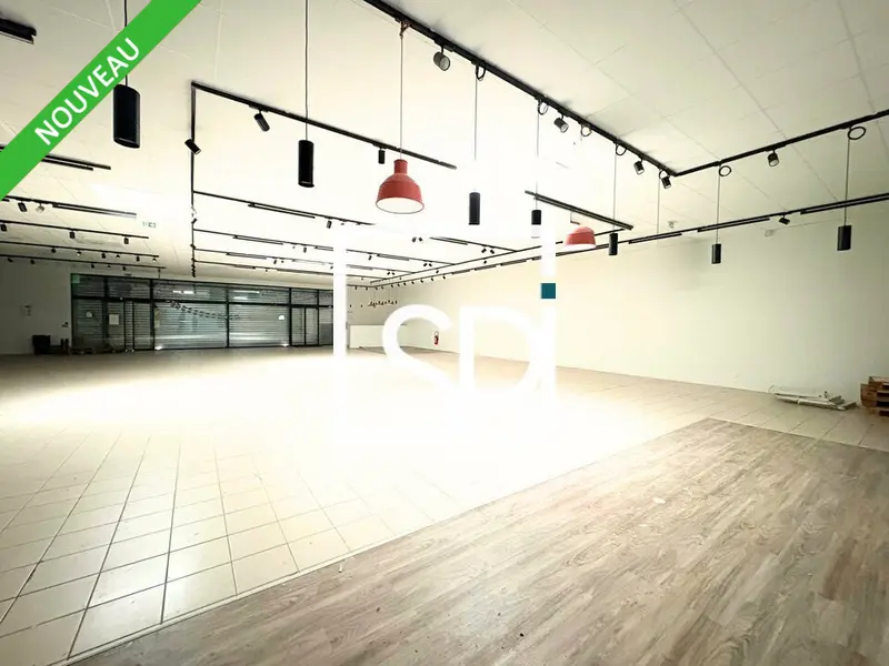 A louer Local commercial  954m² Clermont-Ferrand