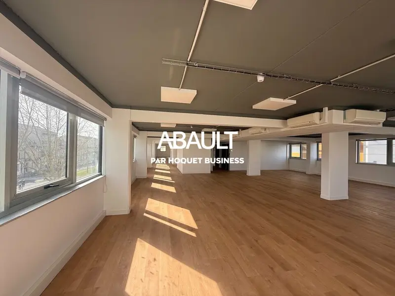 Bureau à louer - Bordeaux (33000) - 374 m² - 5 610 €/mois