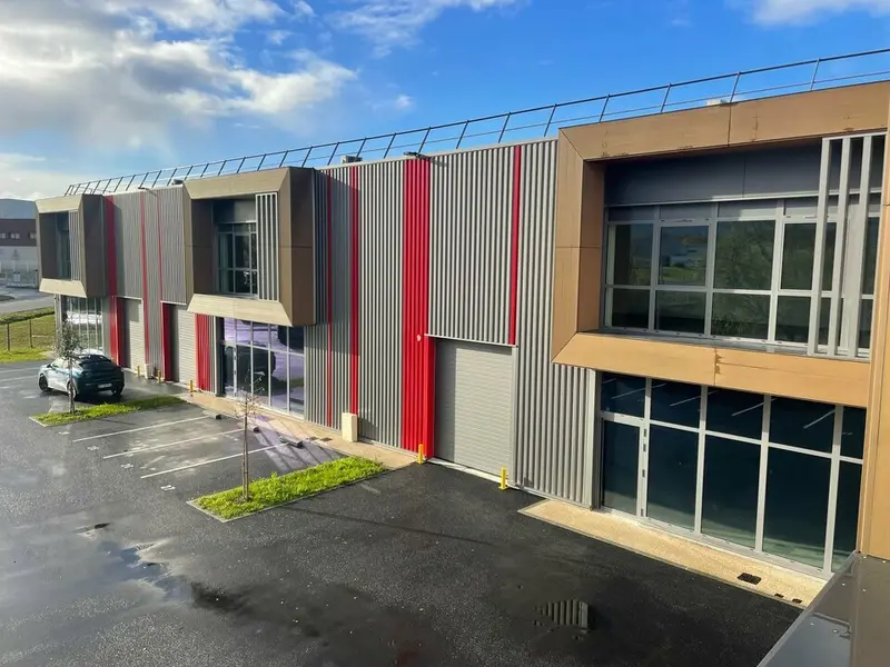 Entrepôt / Activité à louer - Tresses (33370) - 370 m² - 3 456 €/mois