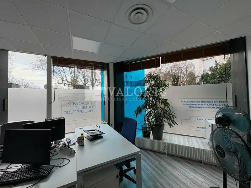 A louer Local commercial  252m² Lyon 06